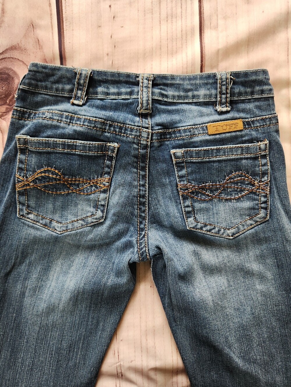 **SOLD** Cowgirl Tuff "Don't Fence Me In" Bootcut Blue Jean | Women's Size 27 - Picture 11 of 16